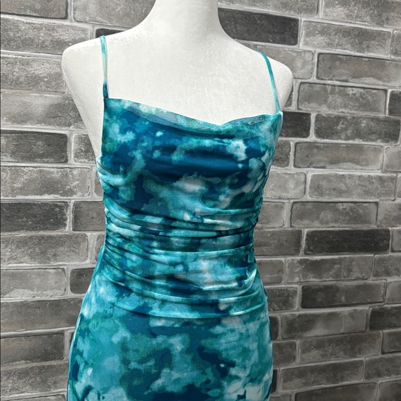Elegant Blue Patterned Women's Dress - Picture 2 of 4